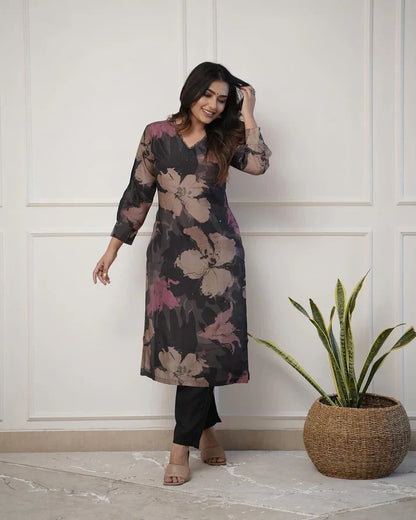 💃Enjoy New Floral Kurta Pant set with amazing lace Work ❤️(RD03)