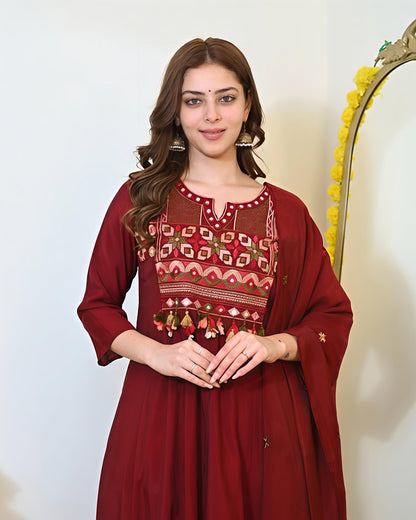 Artisanal Gotapatti Work Suit Set(SWSK45) - SortedMart