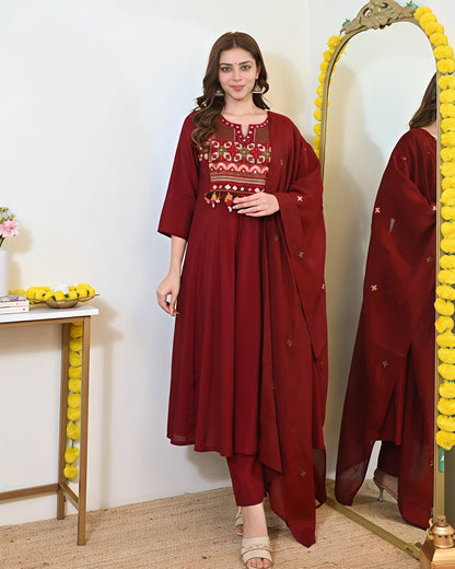Artisanal Gotapatti Work Suit Set(SWSK45) - SortedMart