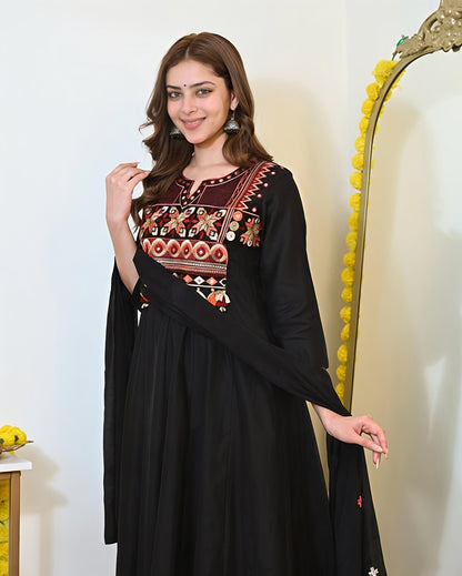 Artisanal Gotapatti Work Suit Set(SWSK45) - SortedMart