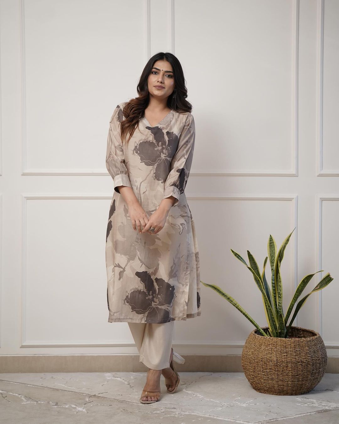💃Enjoy New Floral Kurta Pant set with amazing lace Work ❤️(RD03) - SortedMart