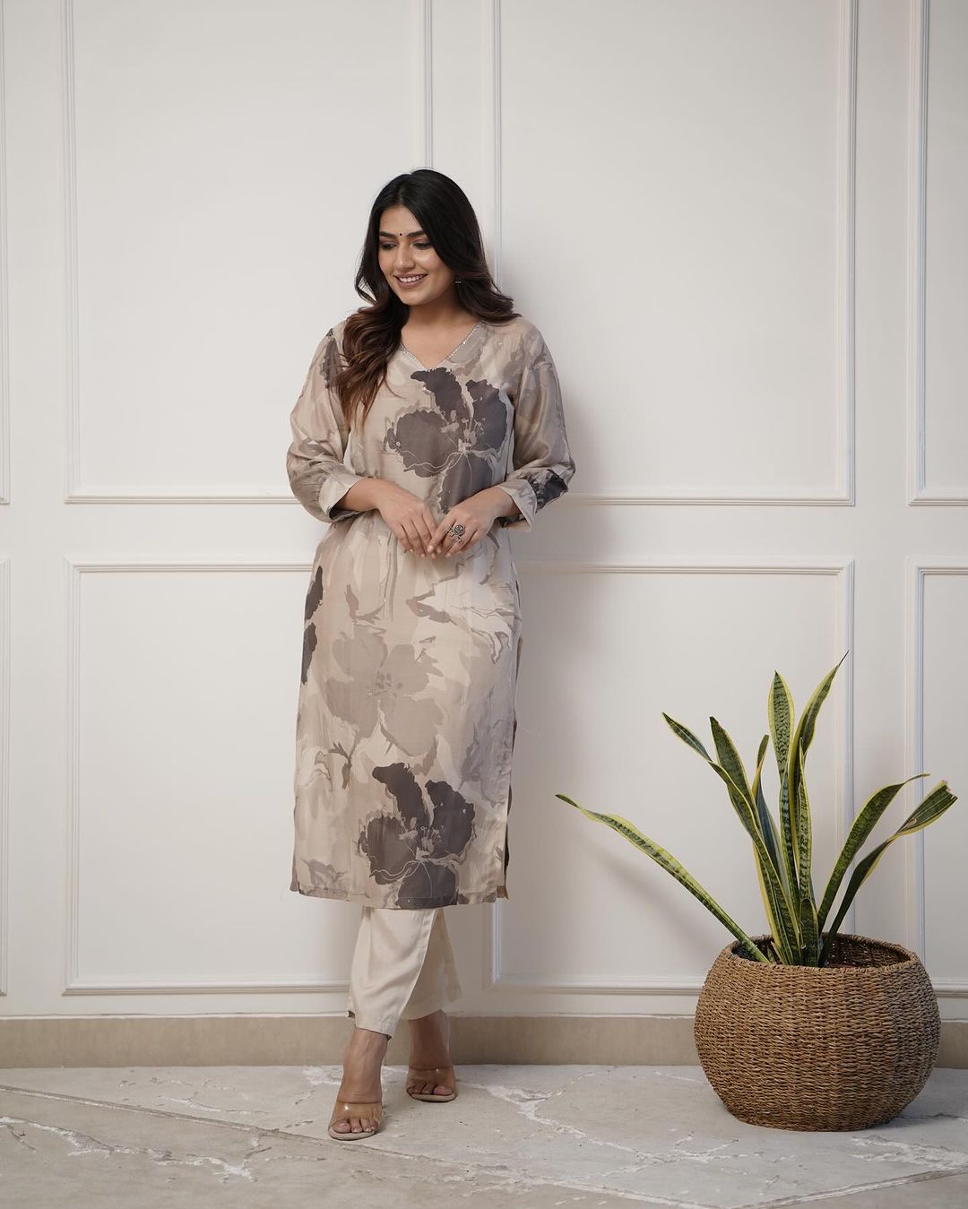 💃Enjoy New Floral Kurta Pant set with amazing lace Work ❤️(RD03) - SortedMart