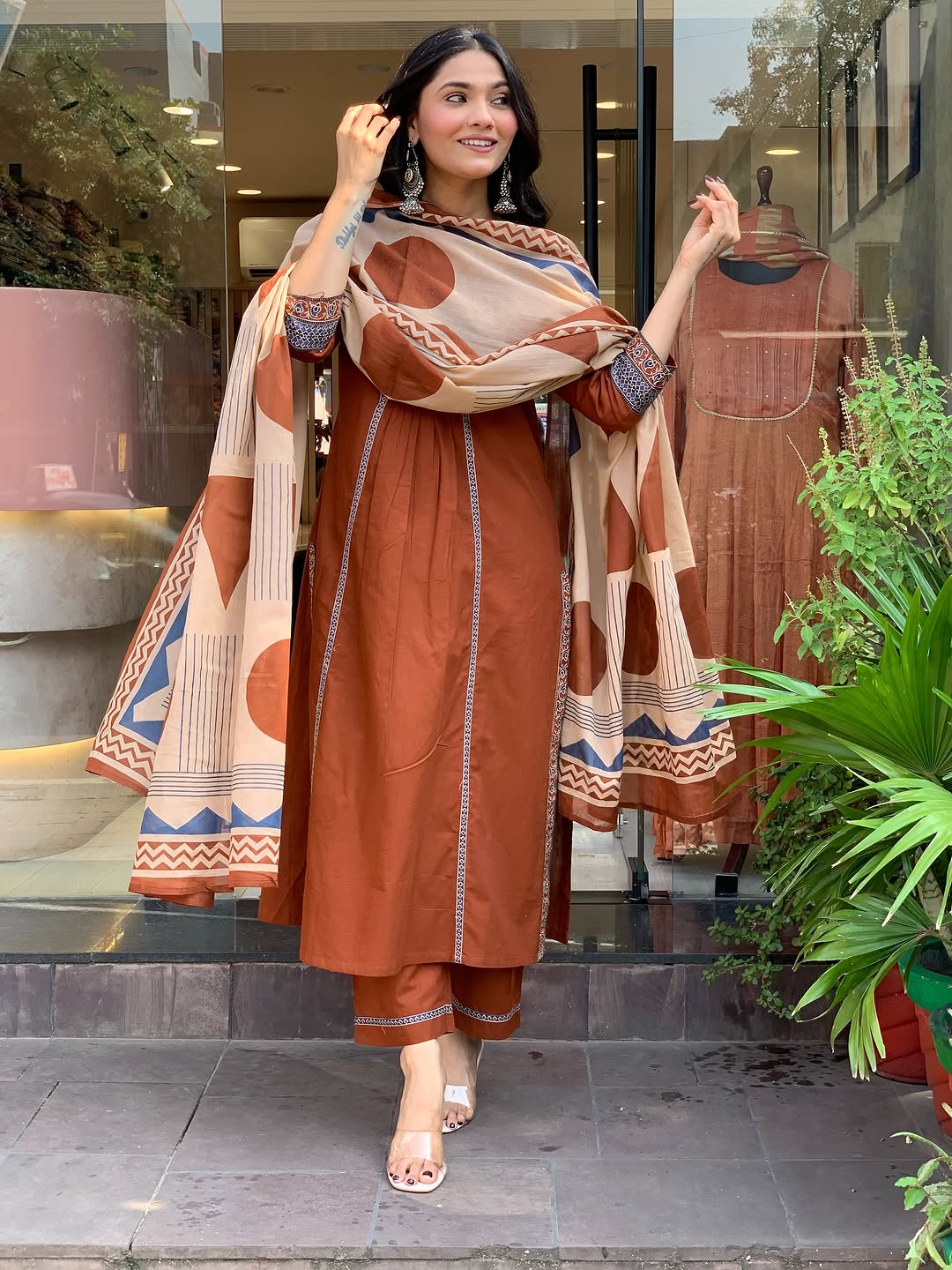 Look straight out of a dreamy movie set as you turn around and walk in this elegant flaired suit ! The perfect of traditional wear (SWSK35) - SortedMart