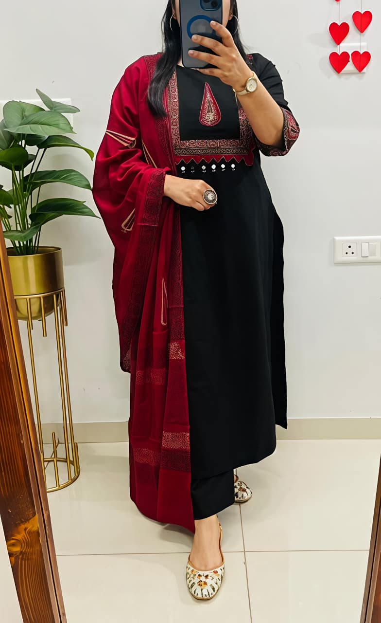 New straight kurta 3 pcs set with new style 👗(SWSK50) - SortedMart