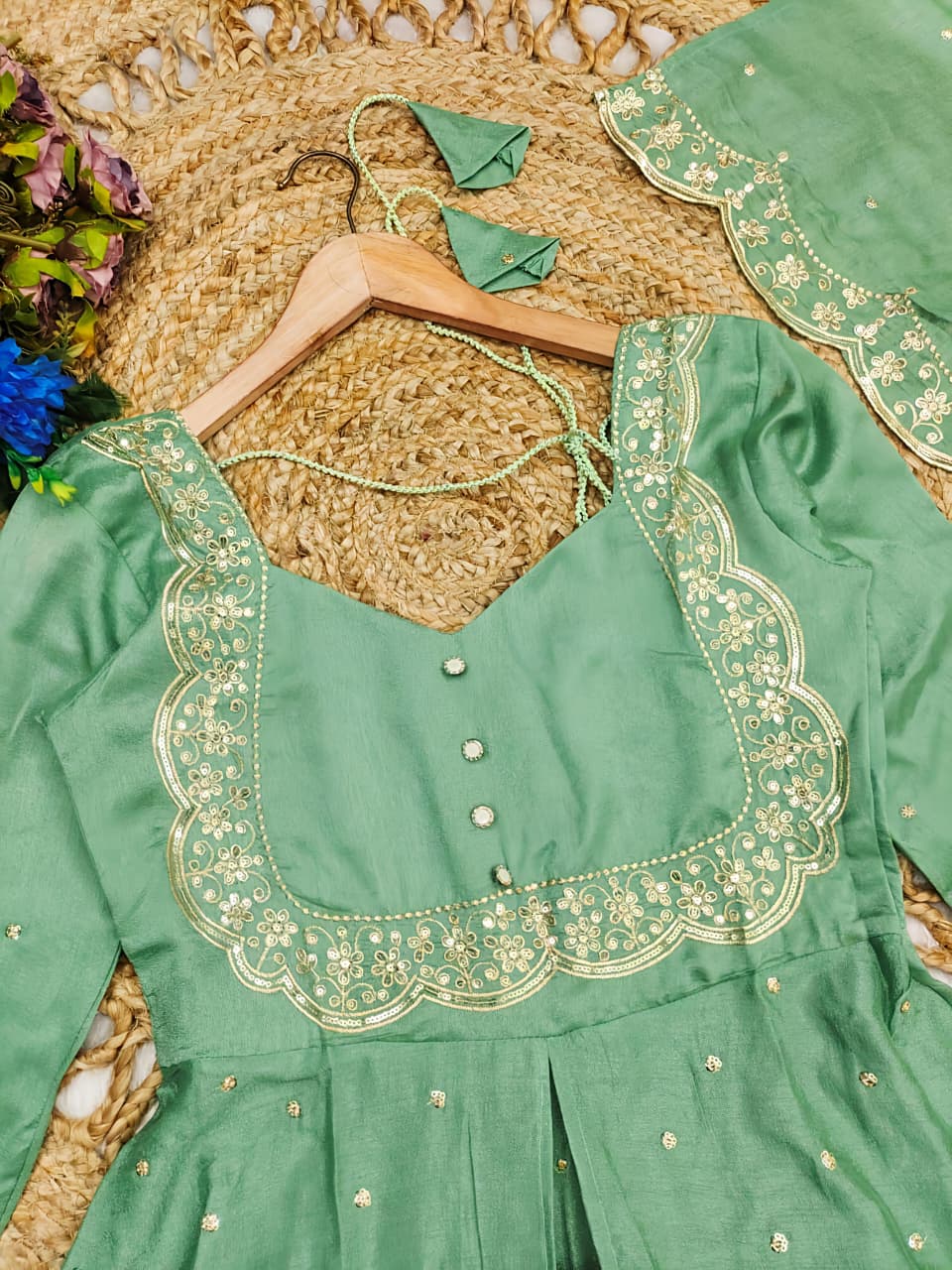 Tradition Meets Modern Grace in This Stunning Ethnic Ensemble (RRRD31) - SortedMart